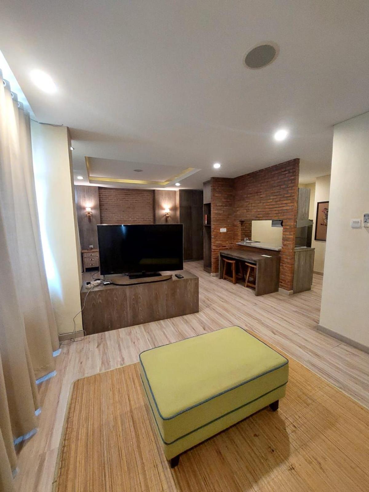 Apartemen Senayan Jakarta Exterior foto
